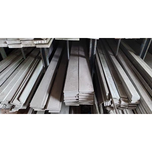 Plat Strip Besi Baja Karbon Kuat dan Serbaguna